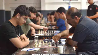 Siverek’te babalar ve çocuklar satranç masasında buluştu