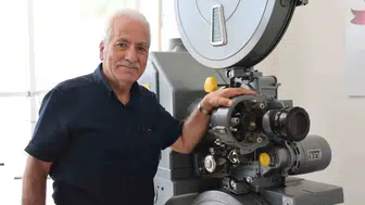 Elazığ’da bir hoca fakülte koridorlarını müzeye dönüştürdü