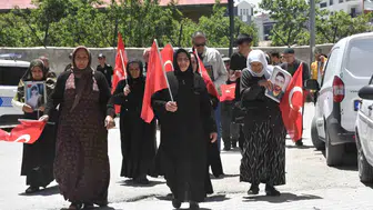 Van'da ailelerin evlat nöbeti kararlılıkla sürüyor