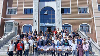 Ağrılı öğrenciler tarihi durakları ziyaret ederek şehre döndü