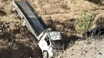 Siirt Şirvan yolunda kontrolden çıkan çekici şarampole yuvarlandı