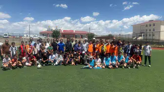 Çaldıranlı gençler yaz kursunda futbolla bir araya geldi