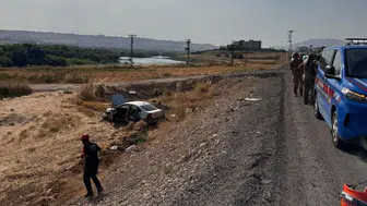 Cizre yolunda şarampole uçan otomobilde iki kişi yaralandı