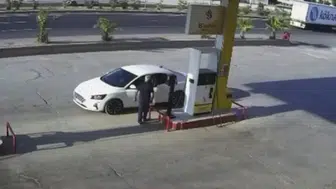 Nusaybin'de bir kadının hayatını kaybettiği tır kazasının kamera kayıtları yayınlandı
