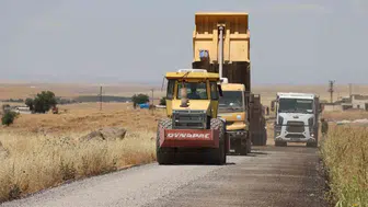 Siverek kırsalındaki 13 kilometrelik yolda asfalt çalışmaları hız kazandı