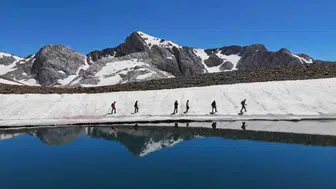 Tunceli Mercan Vadisi baharın gelişiyle buzullardan arınmaya başladı