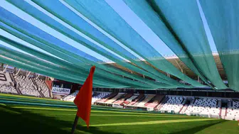 Elazığ Stadyumu'nda aşırı sıcaklara karşı fanlı ve perdeli önlem