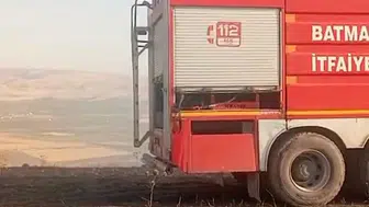 Beşiri ilçesindeki tarım arazilerinde çıkan yangın kontrol altına alındı