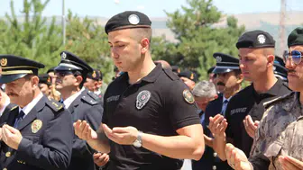 Bingöl şehitliğinde 15 Temmuz anma töreni düzenlendi
