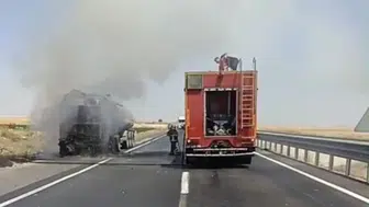 Nusaybin yolunda seyir halindeki tankerde yangın paniği yaşandı