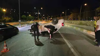 Van Edremit yolunda otomobil devrildi