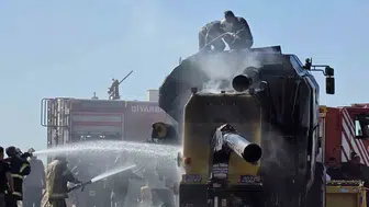 Diyarbakırda hasat zamanı biçerdöver alevlere teslim oldu