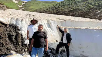 Van Yaylalarında Süt Sağım Sezonu İçin Metrelerce Kar Temizleniyor