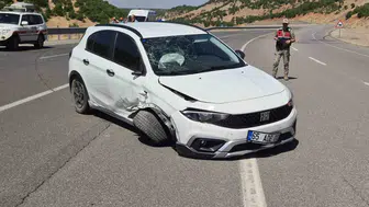 Bingöl yolunda kontrolden çıkan araç bariyerlere çarparak durabildi