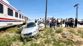 Muşta hemzemin geçitte tren kazası sonucu üç kişi yaralandı