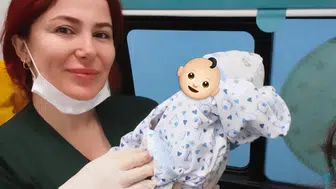 Şırnak'ta doğum sancısı çeken kadın ambulansta bebeğini kucağına aldı