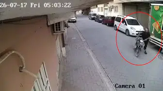 Kızıltepe’de apartman önünden motosiklet çalınma anı kayıt altına alındı