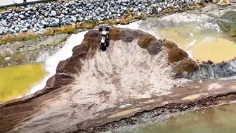 Tatvan sahilindeki toprak dolgusu Van Gölü için büyük risk taşıyor