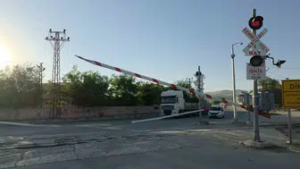 Van Şafak Mahallesi hemzemin geçidindeki teknik arıza trafiği kilitledi