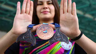 Elazığlı genç yüzücü Zeynep Avcı dünya kupasında iki madalya kazandı