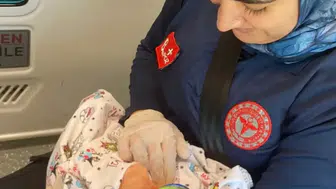 Silopi kırsalından gelen doğum çağrısı ambulansta mutlu sonla bitti