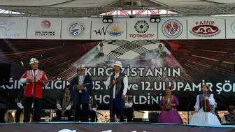 Van Erciş te Kırgız Türklerinin buluştuğu renkli şölen gerçekleşti