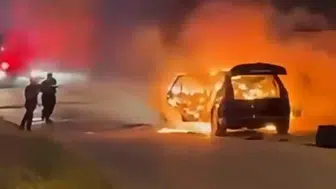 Muşta seyir halindeki otomobil bir anda alevlere teslim oldu