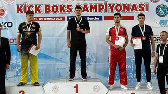 Vanlı kick boksçu Alim Yönten altın madalyaya uzandı