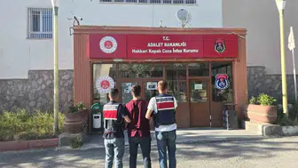 Hakkari Jandarması aranan dört suçluyu düzenlenen özel operasyonla yakaladı