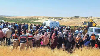 Şanlıurfa'daki feci trafik kazasında yaşamını yitiren üç kuzen son yolculuğuna uğurlandı