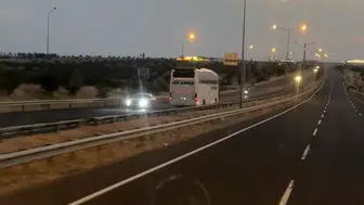 Şanlıurfa otobanında ters yöne giren yolcu otobüsü trafiği birbirine kattı