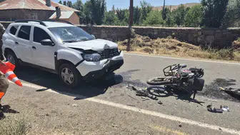 Bingöl Sancak beldesinde otomobil ile motosiklet çarpıştı 3 yaralı