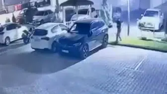 Elazığ’da siteye giren şüpheliler park halindeki otomobile zarar verdi