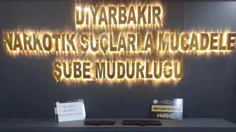 Mideye gizlenen metamfetamin operasyonunda iki şüpheli tutuklandı