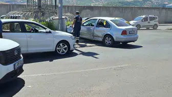 Bingöl'de kavşakta çarpışan iki otomobilde bir yaralı
