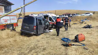 Elazığ'da sürücüsünün kontrolünü kaybettiği araç tarlaya uçtu