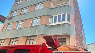 Elazığ merkezde dört katlı binanın çatısında yangın paniği yaşandı