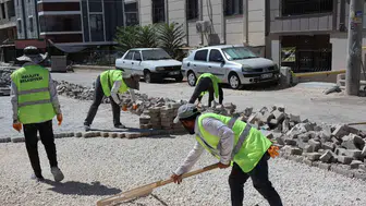 Haliliye’de 12 ekip mahallelerde yol yenileme çalışması yürütüyor