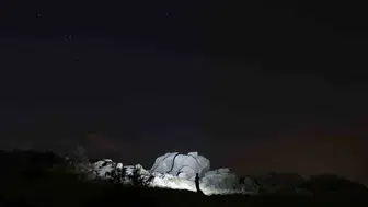 Harput sakinleri Perseid meteor yağmurunu izlemek için Buzluk Mağarası’na akın etti
