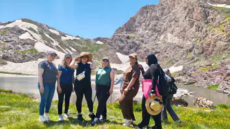 Hakkari’nin zirvesinde buzullara yolculuk yapıldı