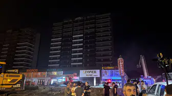 Diyarbakır'daki plazada yangın, itfaiyenin müdahalesiyle söndürüldü