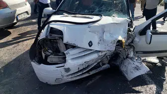 Van Başkale yolunda otomobiller çarpıştı 7 kişi yaralı
