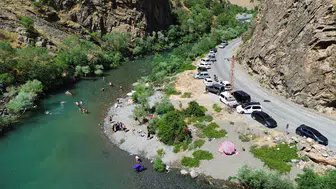 Hakkari Şine Deresi sıcaklarda serinlemek isteyenlerin uğrak noktası oldu