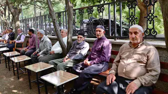 Bingöl Valisi Kepçeli köyünde halkın taleplerini dinledi