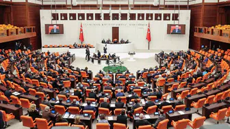 Muhalefetin Meclis mesaisi reddedildi: Kamu bankalarındaki 224 milyar liralık "tahsil edilemeyen kredi" tartışması
