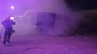 Kızıltepe'de park halindeki kamyon alevlere teslim oldu