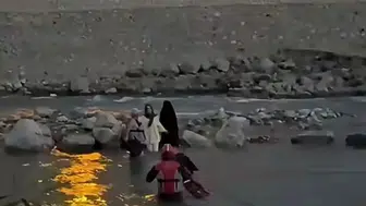 Kezer Çayında mahsur kalan iki öğrenci ekipler tarafından kurtarıldı
