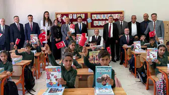 Hakkari genelinde binlerce öğrenci ders başı yaptı