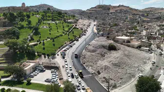 Şanlıurfa turizm yolunda asfalt yenileme çalışmaları hız kazandı