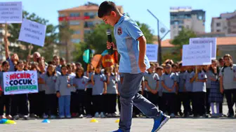 Elazığlı öğrenciler Gazze'deki akranları için gökyüzünü uçurtmalarla donattı